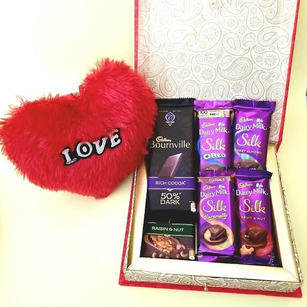 Unique Gifts Ideas for Lovers in this Valentine 2020